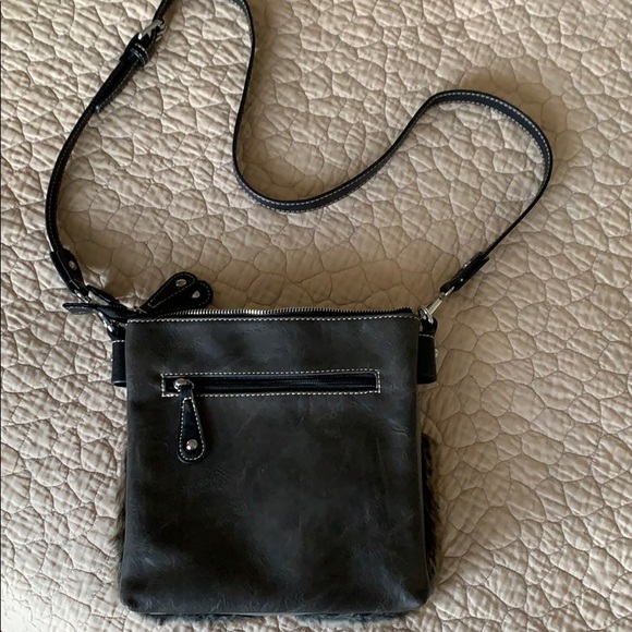 NWOT “Coco + Carmen” Purse leather & faux fur - Picture 4 of 7
